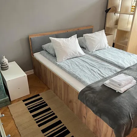 Large Next To Main Station - 85 M2 * Krakow