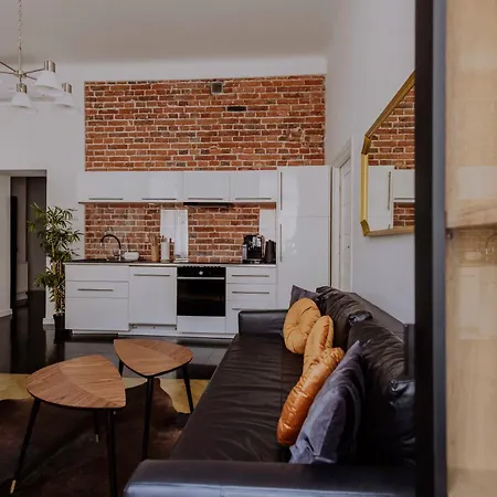 Golden Pearl - Main Square, 100 Sqm, 4 Appartement *