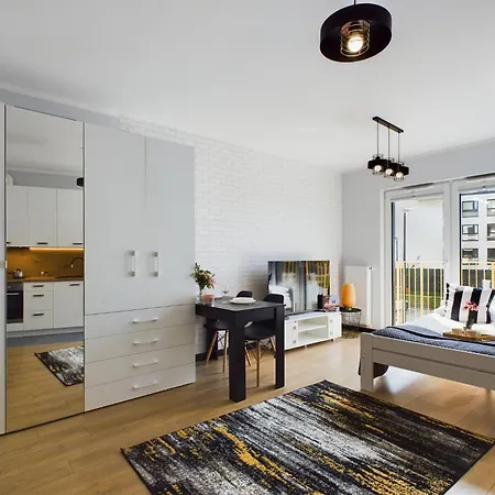 Exceptional With Parking By Renters Apartament *