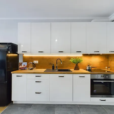 Exceptional With Parking By Renters Apartament *