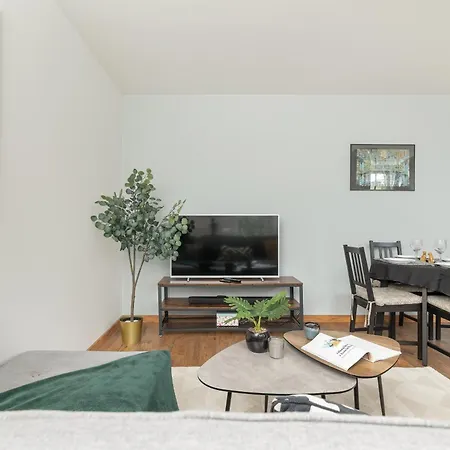 Apartment Zbozowa 2a Nowy Kleparz Cracow By Renters *