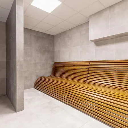 Modern With Air Conditioning In Downtown By Renters Apartment
