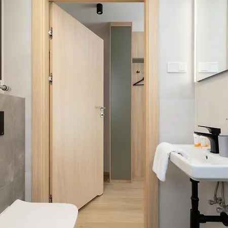 Apartment Modern With Air Conditioning In Downtown By Renters *