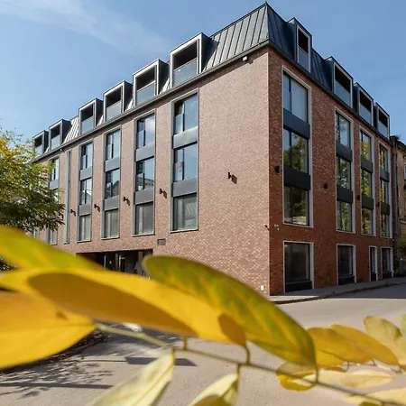 Modern With Air Conditioning In Downtown By Renters Apartment