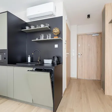Apartment Modern With Air Conditioning In Downtown By Renters *