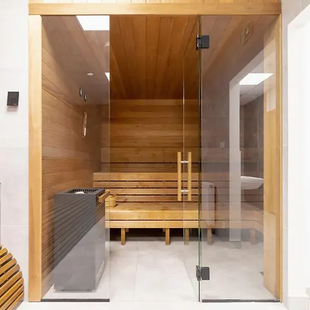 Modern With Air Conditioning In Downtown By Renters Apartment Krakow