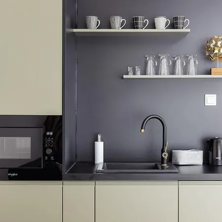Apartment Modern With Air Conditioning In Downtown By Renters *