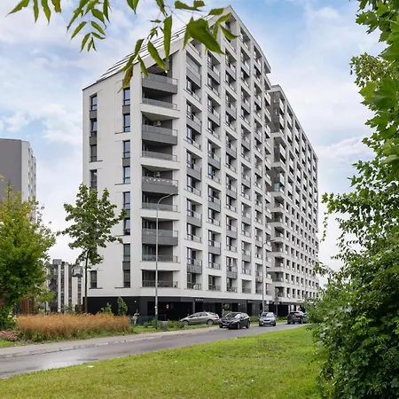 Przestronny Z Balkonem By Renters *