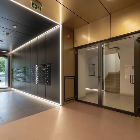 Apartament Przestronny Z Balkonem By Renters Kraków
