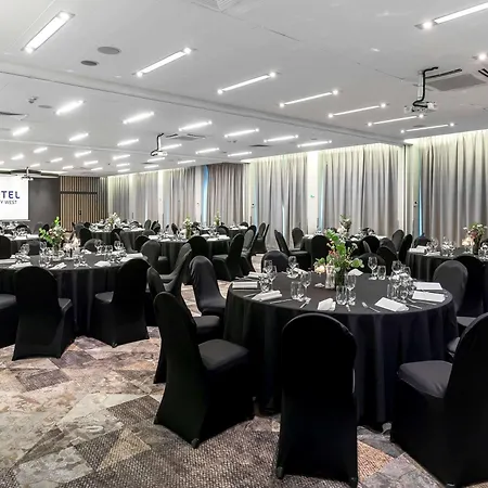 מלון Novotel West קרקוב