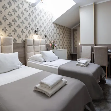 Maksymilian Otel