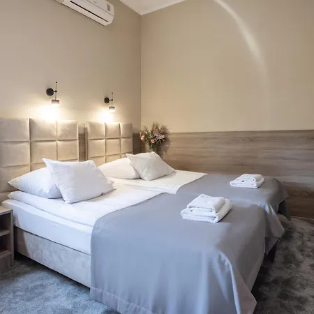 Maksymilian Otel 3*