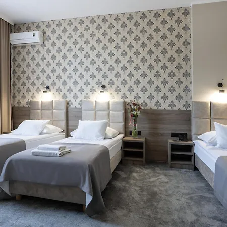 Otel Maksymilian 3*