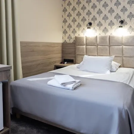 Maksymilian Otel