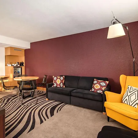 Novotel West 4*
