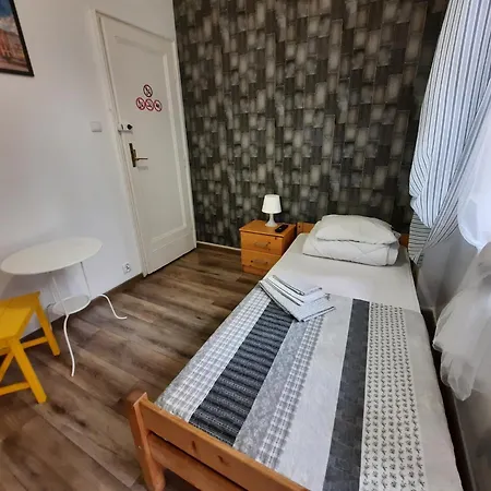 Lorf Hostel&apartments Albergue *