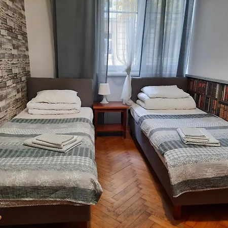 Albergue Lorf Hostel&apartments *