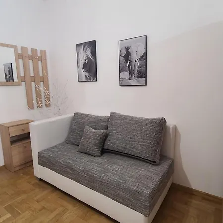 Lorf Hostel&apartments