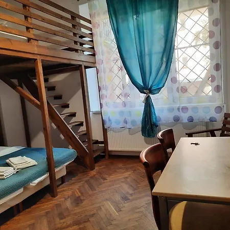 Lorf Hostel&apartments Albergue *