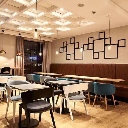 Centrum Hotel *