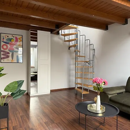 Apartment Corner *