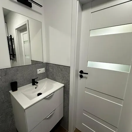 Apartament Skwerowa Nest *