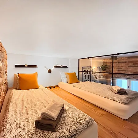 Large 75 M2 For 6 Guests Next To Wawel Castle شقة
