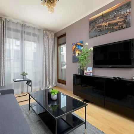 Apartment Beautiful With Free Parking In Kazimierz District By Renters