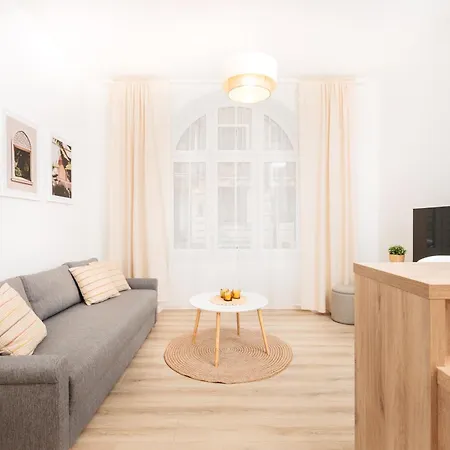 Kollataja Spacious Modern - By Upstairs Апартаменты Краков