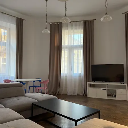 Apartment Corner *