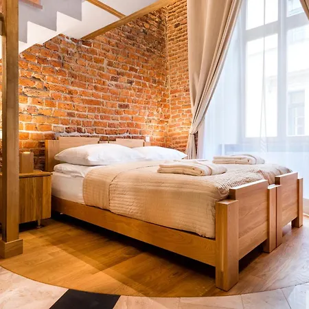 Stare Apart Otel 4*