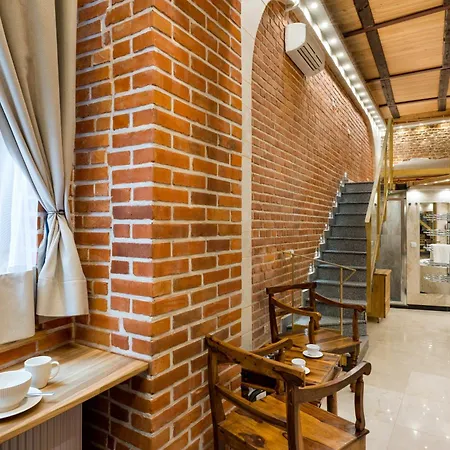 Stare Apart Otel 4*