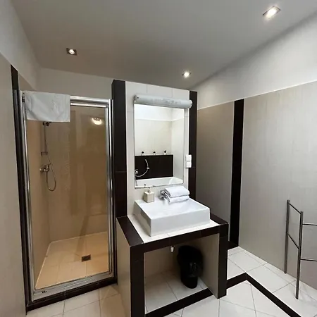 Golden With Lift - Old Town Апартаменты
