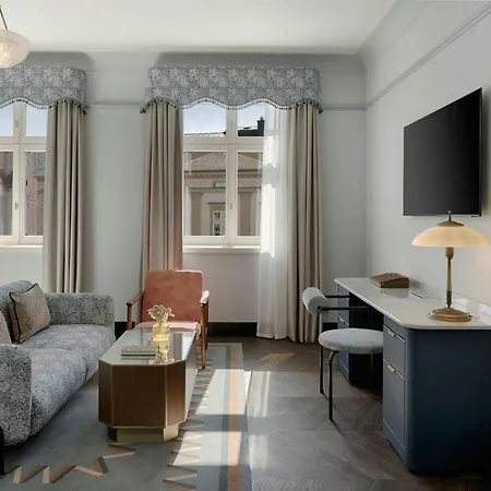 Stradom House, Autograph Collection 5*