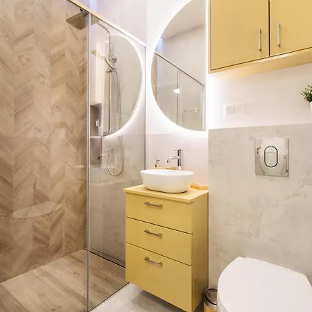 Felicjanek 15 - 3-bedroom - By Upstairs Appartement *
