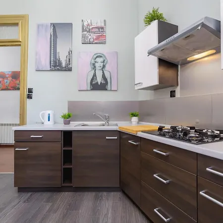 Apartment Z Balkonem Blisko Starego Miasta By Renters *