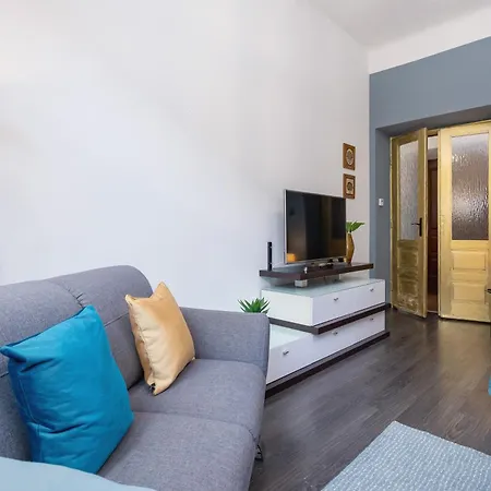 Z Balkonem Blisko Starego Miasta By Renters Apartment Krakow