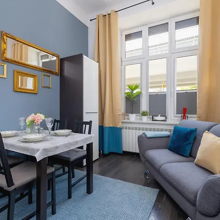 Apartment Z Balkonem Blisko Starego Miasta By Renters Krakow