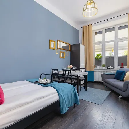 Apartment Z Balkonem Blisko Starego Miasta By Renters