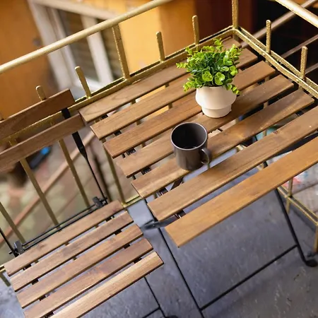 Apartment Z Balkonem Blisko Starego Miasta By Renters Krakow