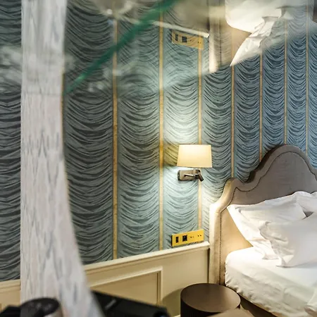 Unicus Palace Old Town - Destigo Otel