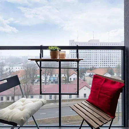 Modern And Bright With Air Conditioning & Parking By Renters Kraków