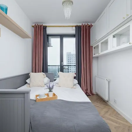 Modern And Bright With Air Conditioning & Parking By Renters Lejlighed *