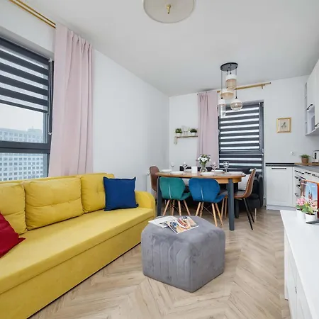 Lejlighed Modern And Bright With Air Conditioning & Parking By Renters *
