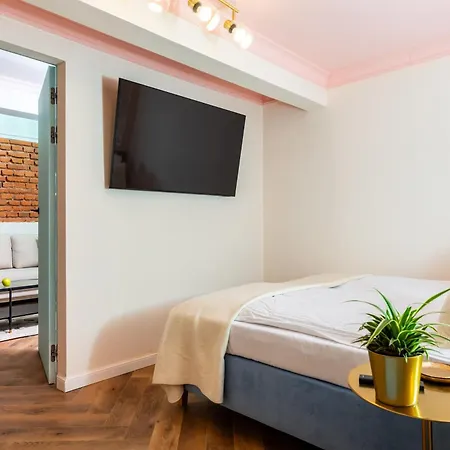 Old Town Air Conditioning Stylish Free Parking