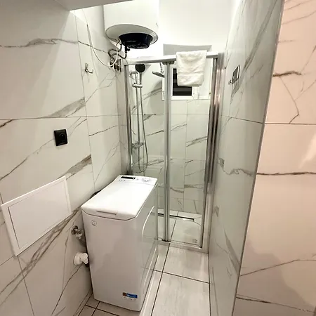 By Renters Apartment
