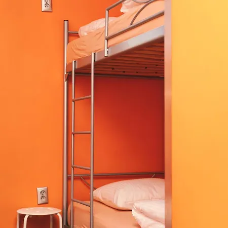 Mosquito Hostel *
