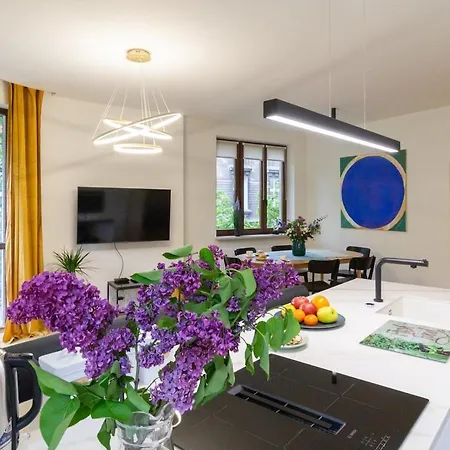 דירה Golden Hour, 2 Bedroom, With Underground Parking *