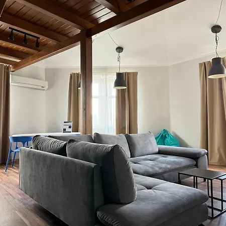 Apartament Corner House *
