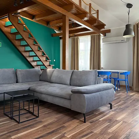 Corner House Apartament *